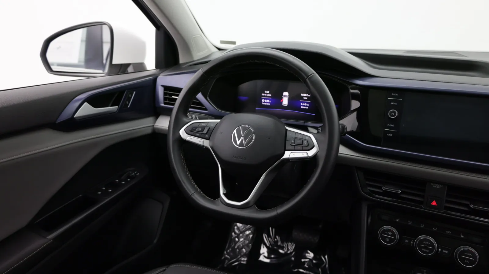 Volkswagen Taos photo 27