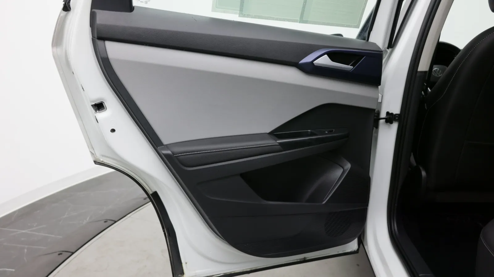Volkswagen Taos photo 25