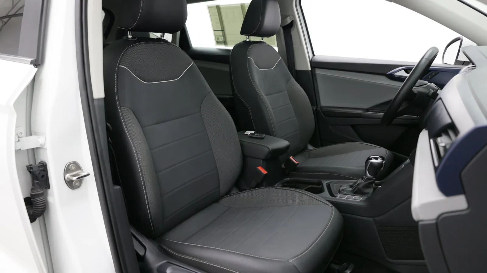 Volkswagen Taos photo 35