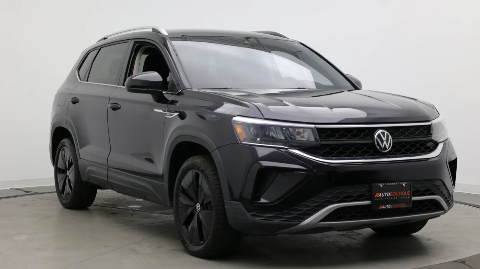 Volkswagen Taos photo 3