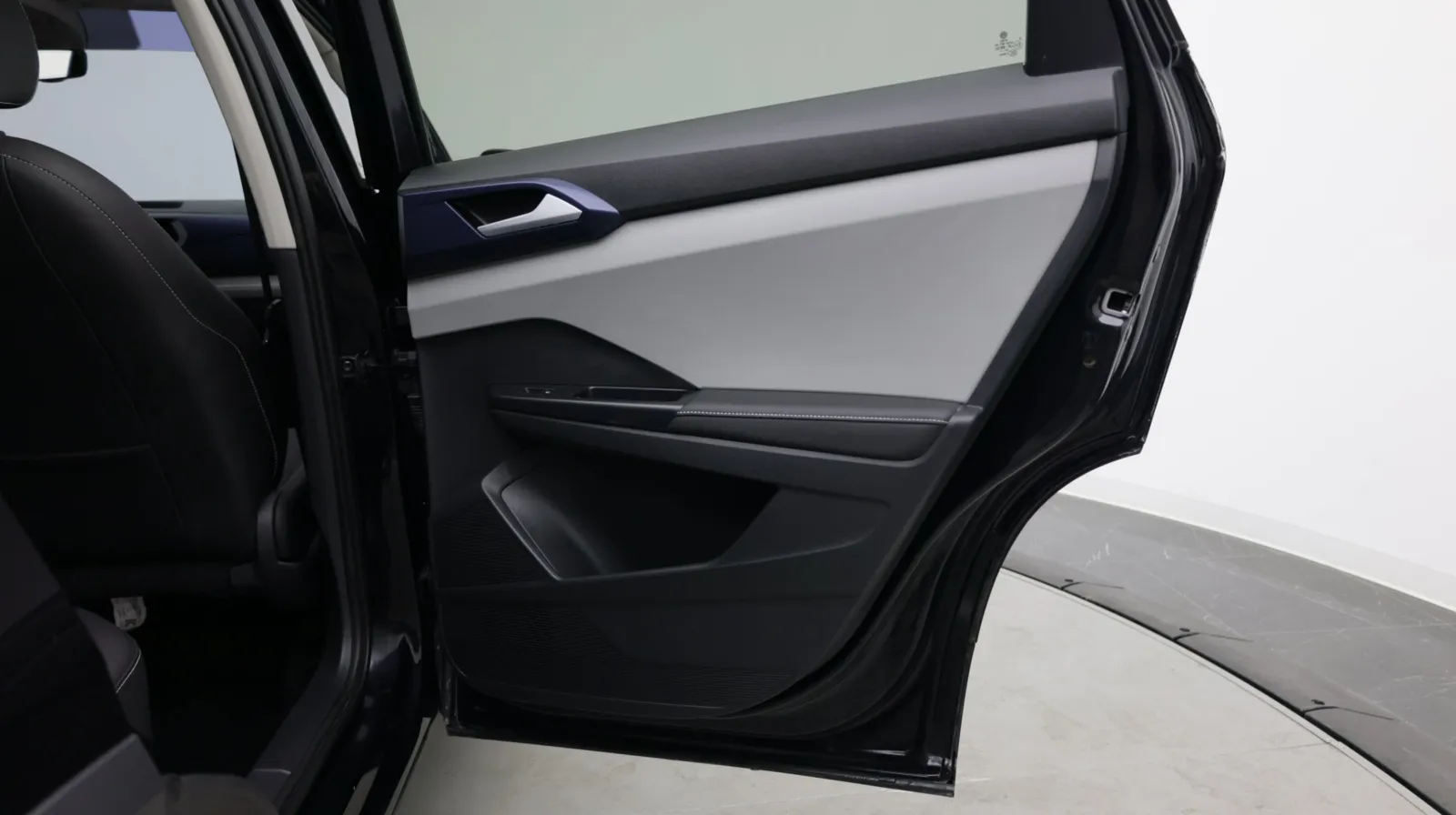Volkswagen Taos photo 27