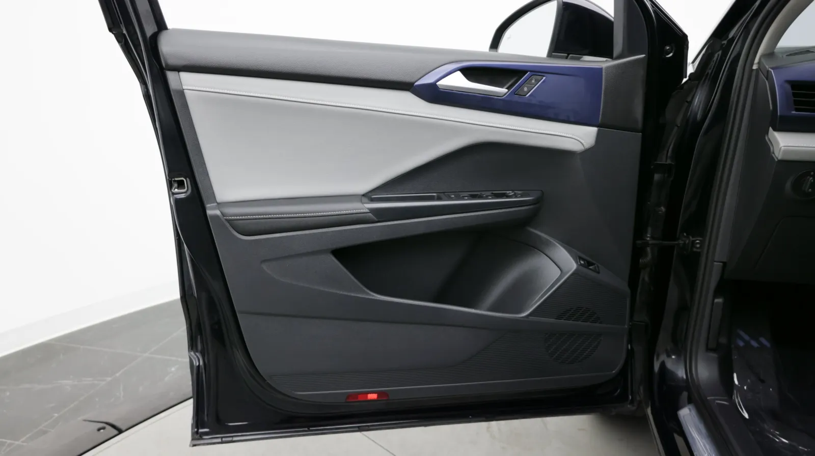 Volkswagen Taos photo 8