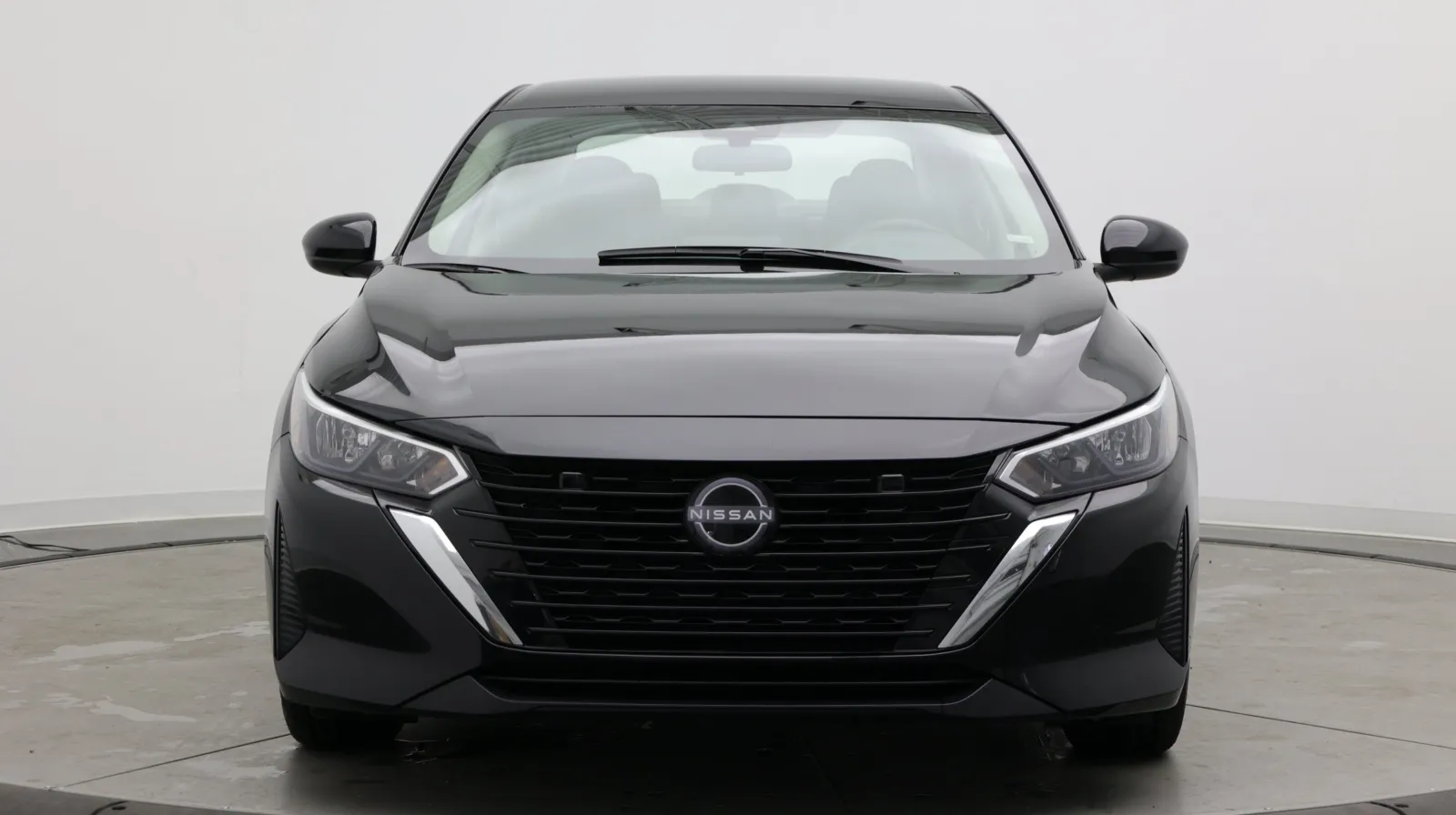 Nissan Sentra photo 2