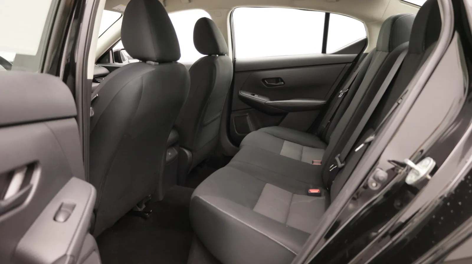 Nissan Sentra photo 24