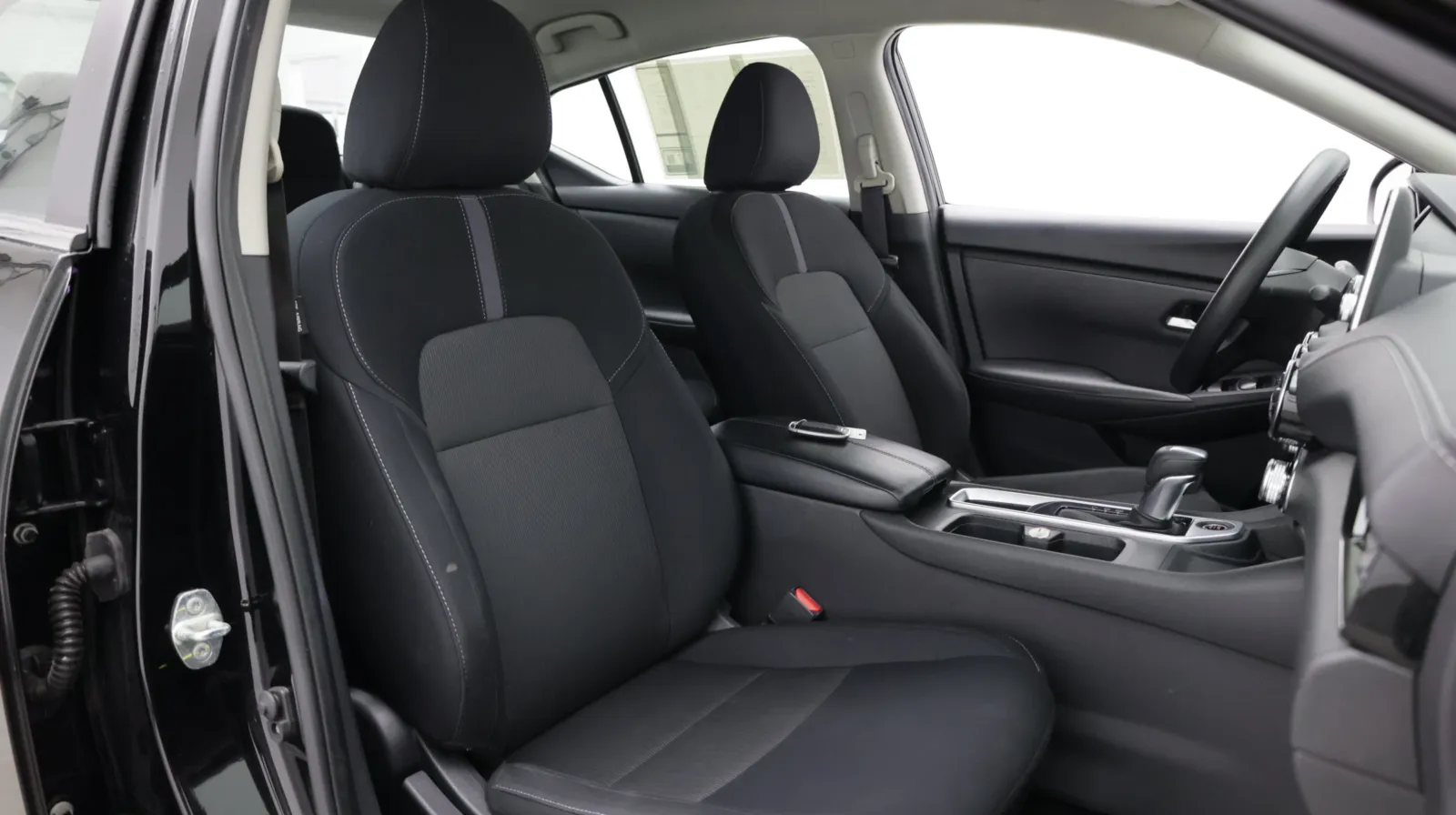 Nissan Sentra photo 35
