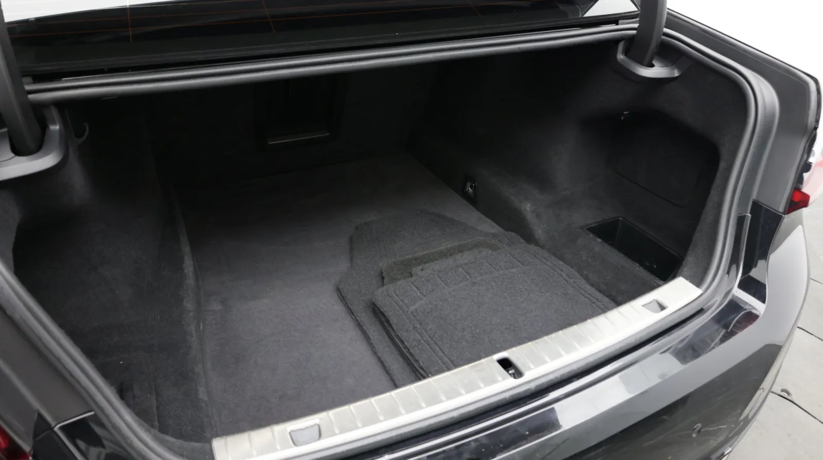 BMW 7 Series photo 35
