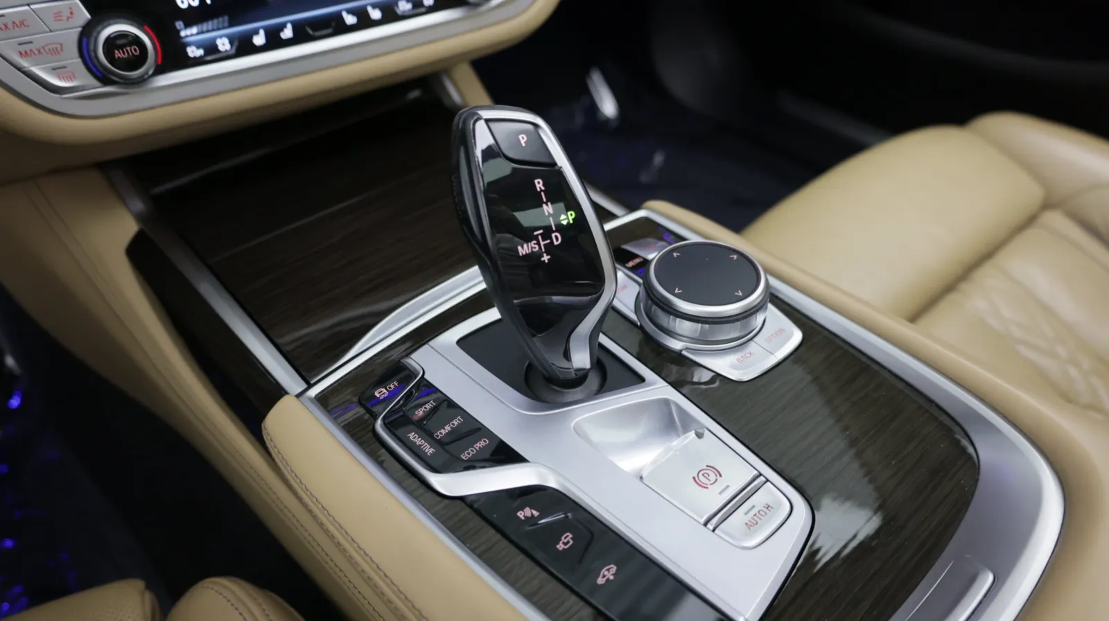 BMW 7 Series photo 19
