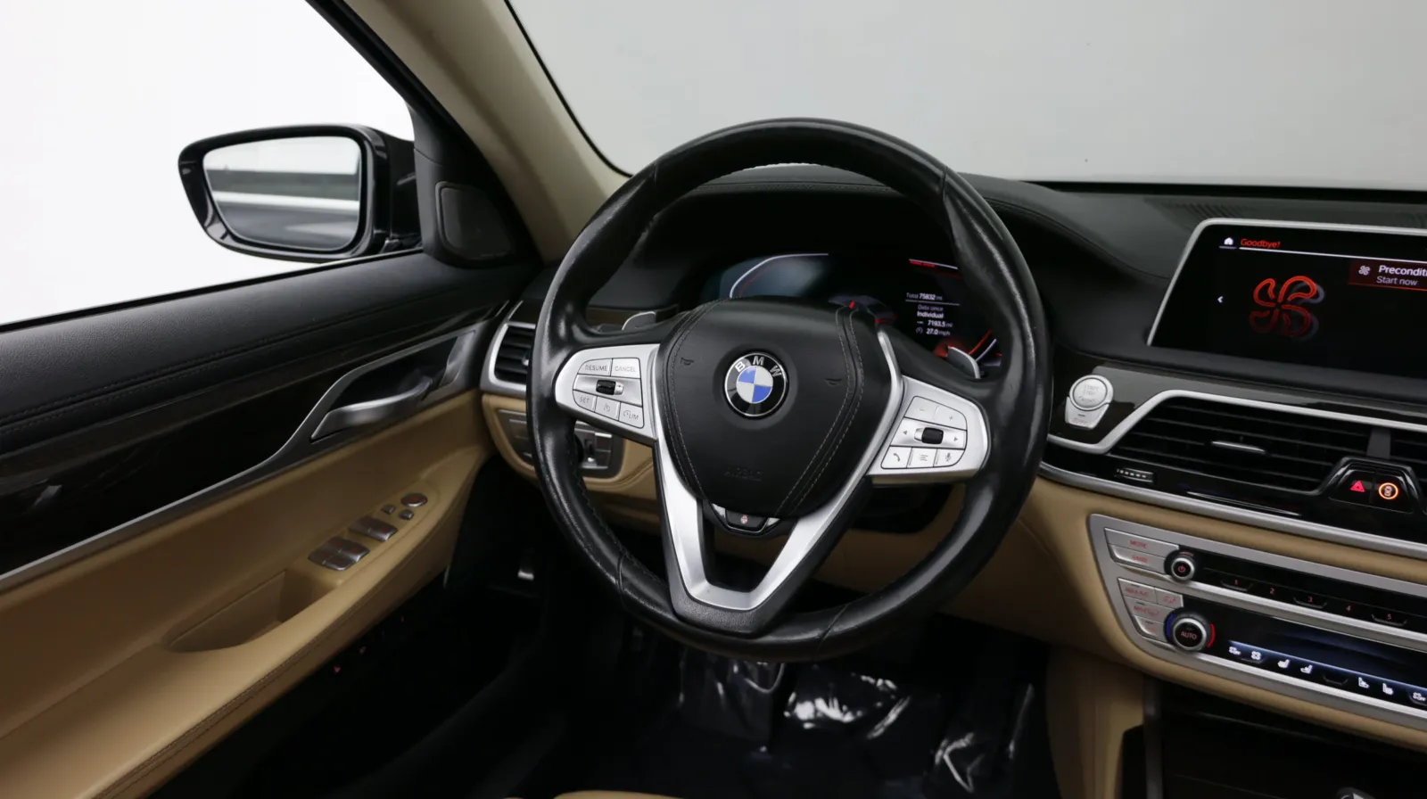 BMW 7 Series photo 31
