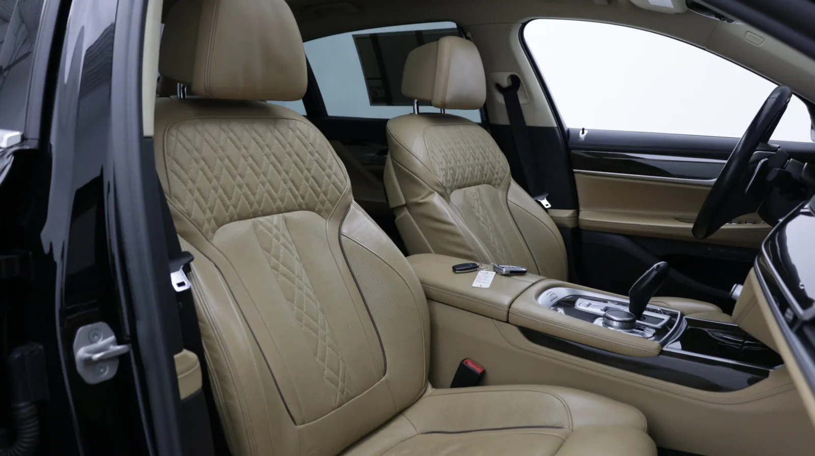 BMW 7 Series photo 46