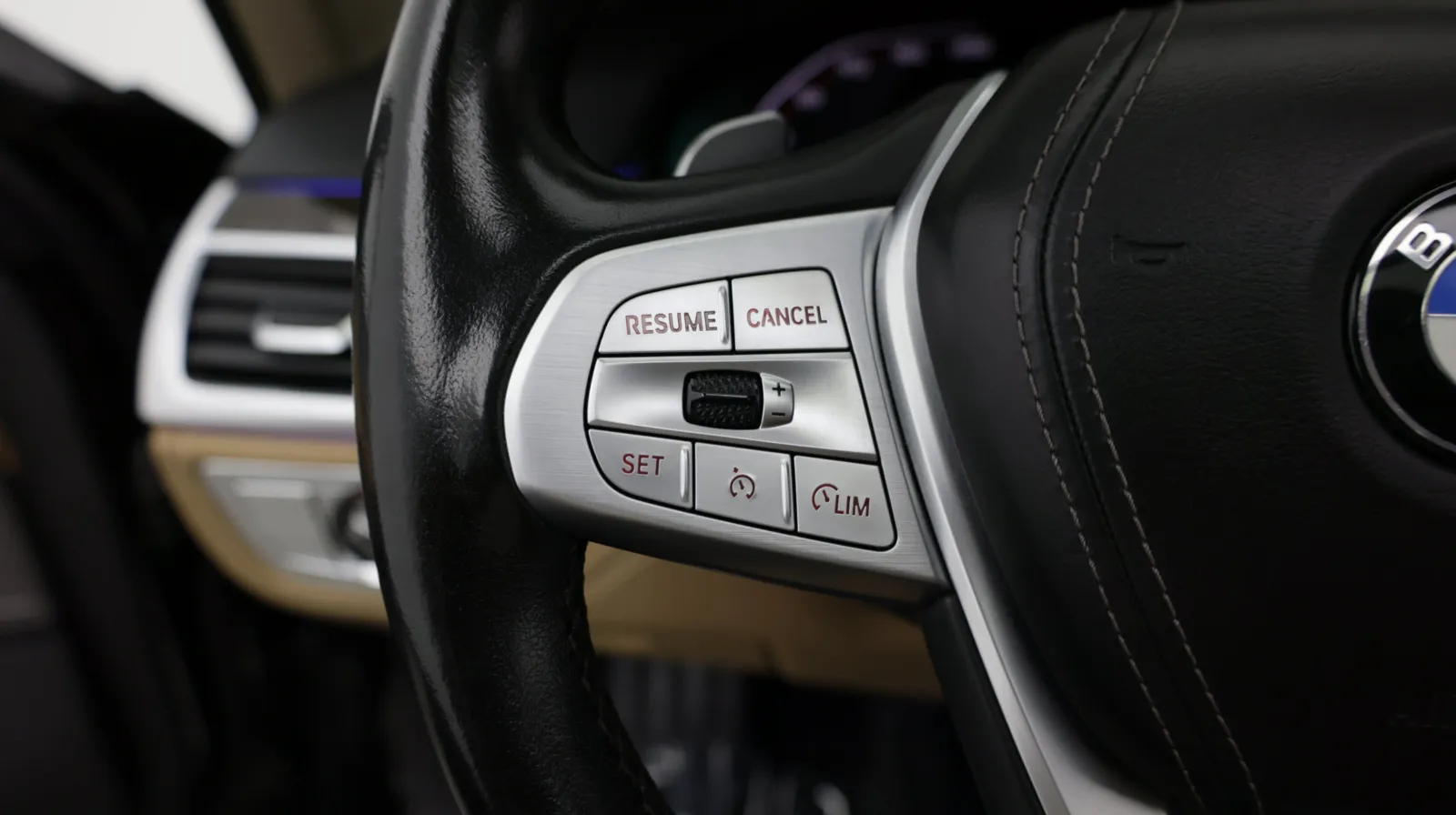 BMW 7 Series photo 21