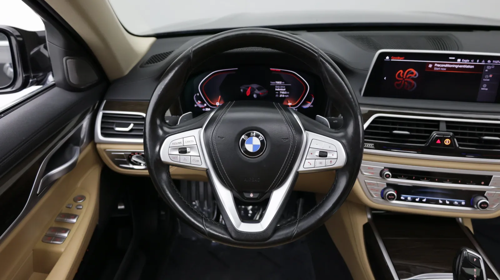 BMW 7 Series photo 30