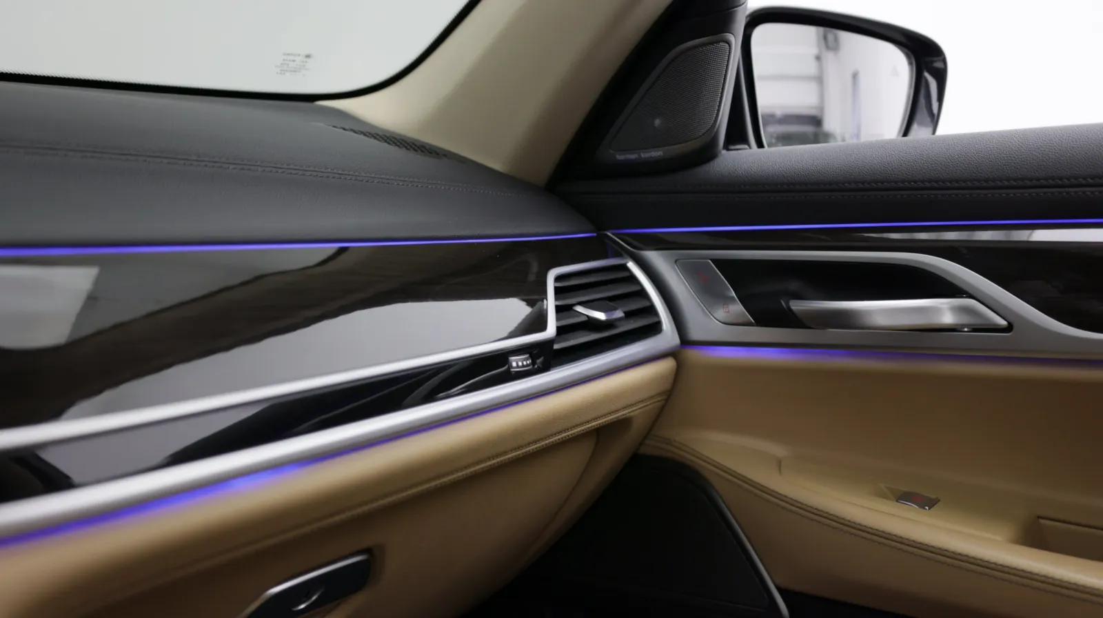BMW 7 Series photo 26