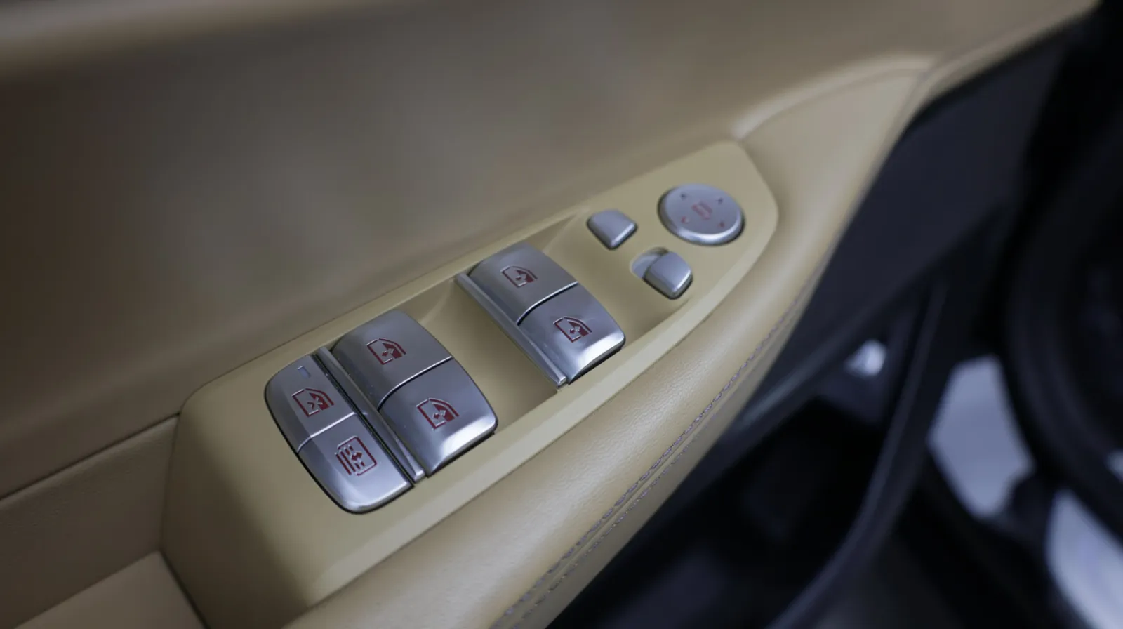 BMW 7 Series photo 13