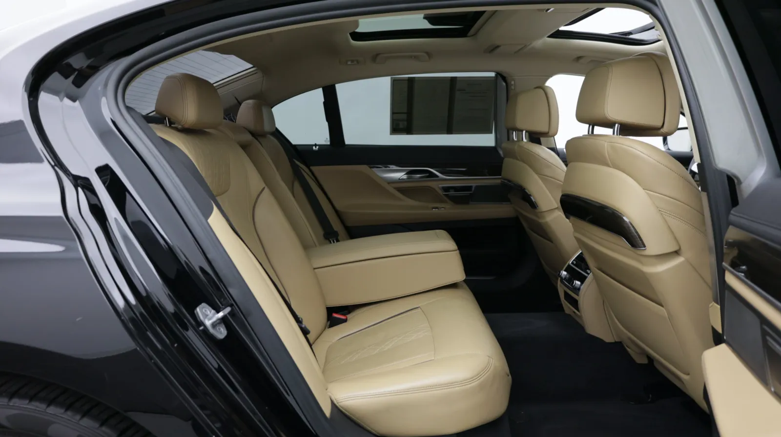 BMW 7 Series photo 40