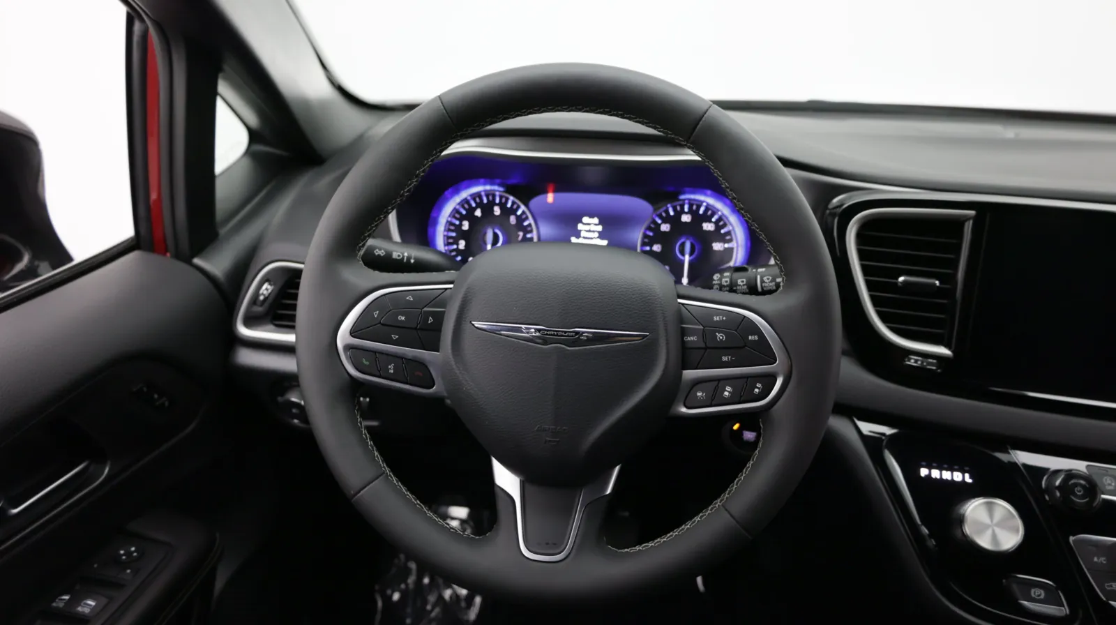 Chrysler Pacifica photo 23