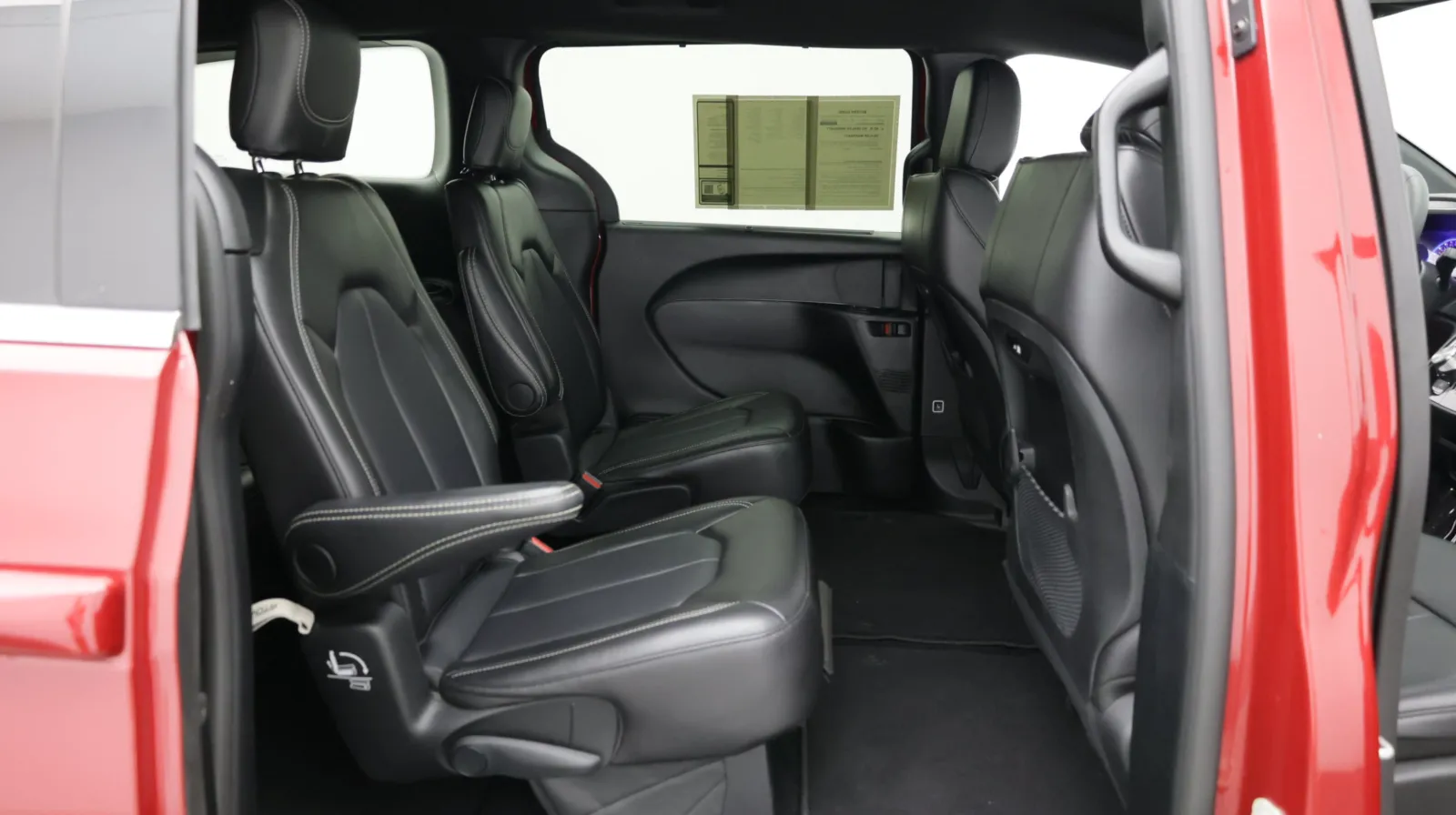 Chrysler Pacifica photo 30