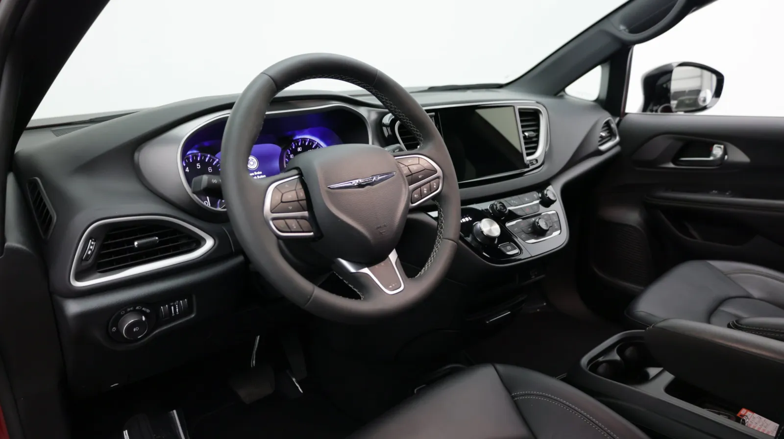 Chrysler Pacifica photo 11