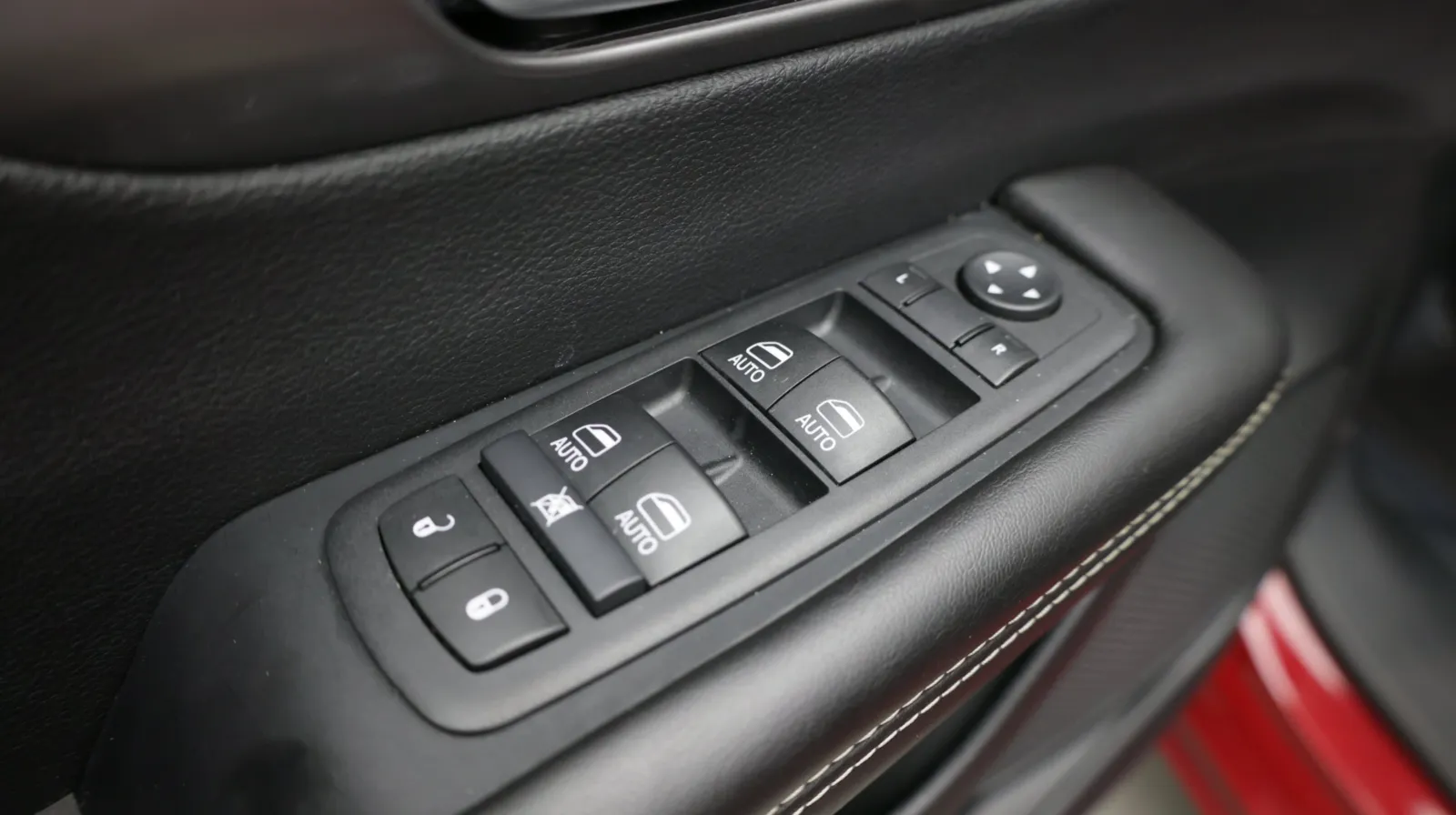 Chrysler Pacifica photo 13