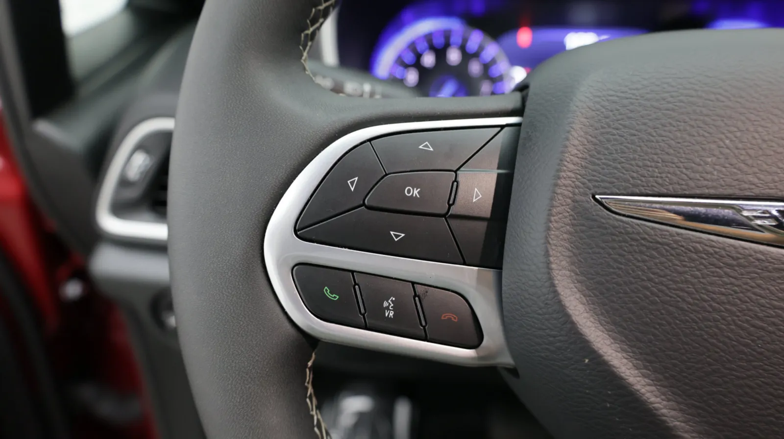 Chrysler Pacifica photo 20