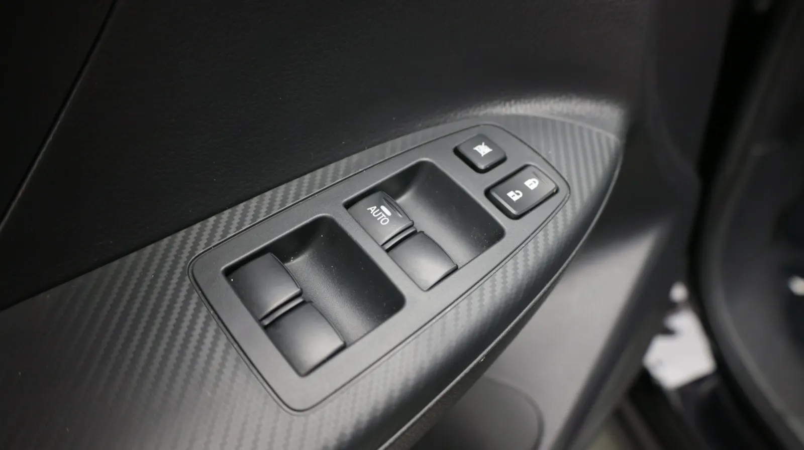 Mitsubishi Eclipse Cross photo 12