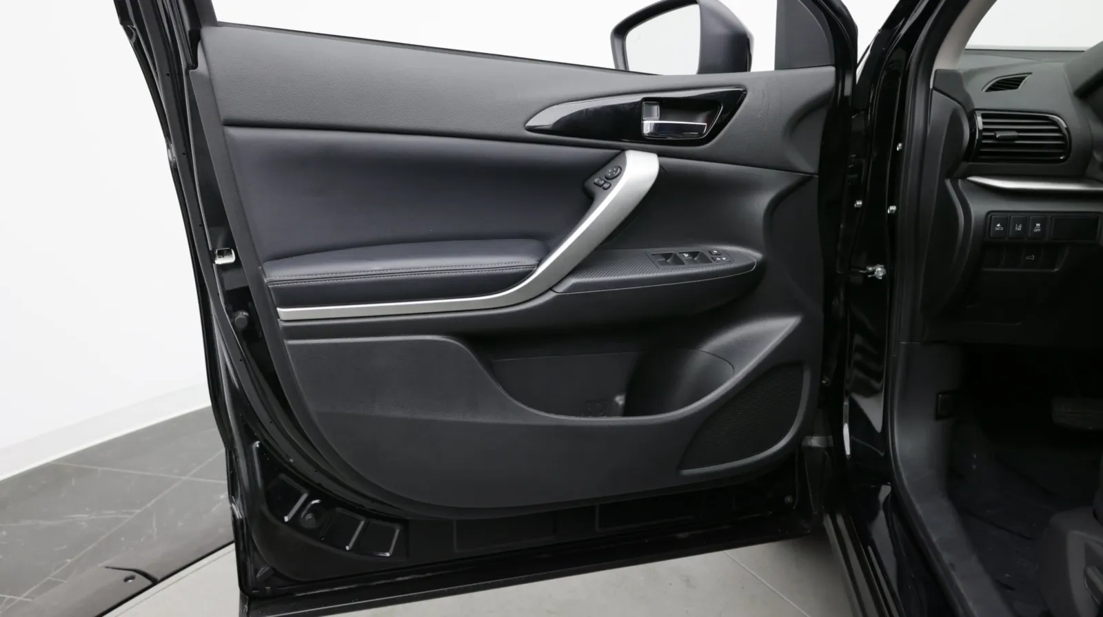 Mitsubishi Eclipse Cross photo 11