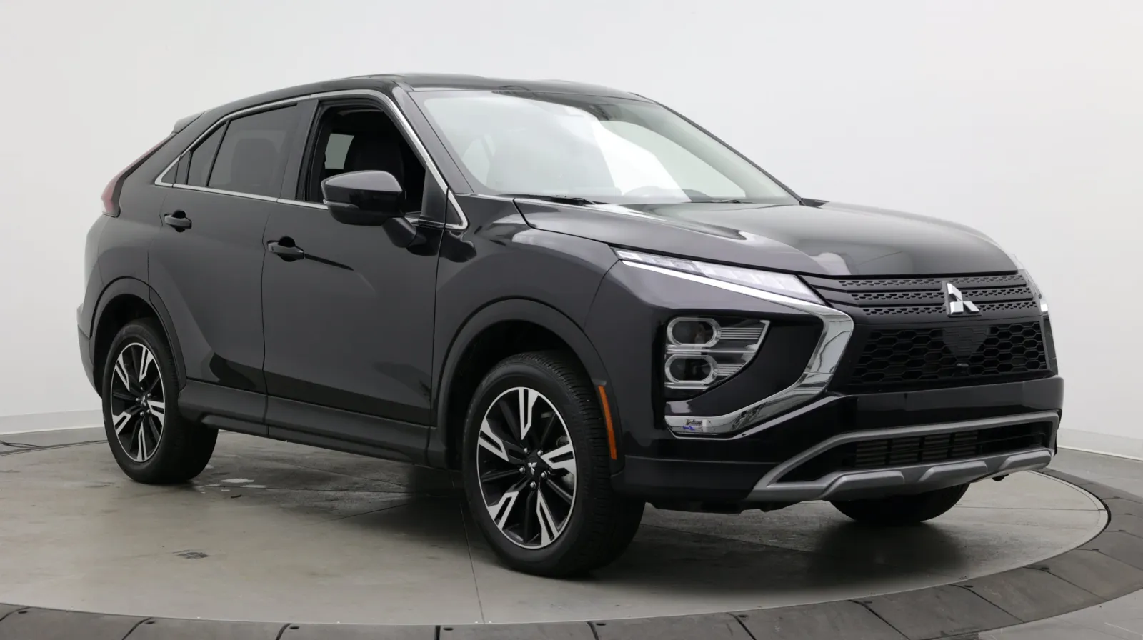 Mitsubishi Eclipse Cross photo 3