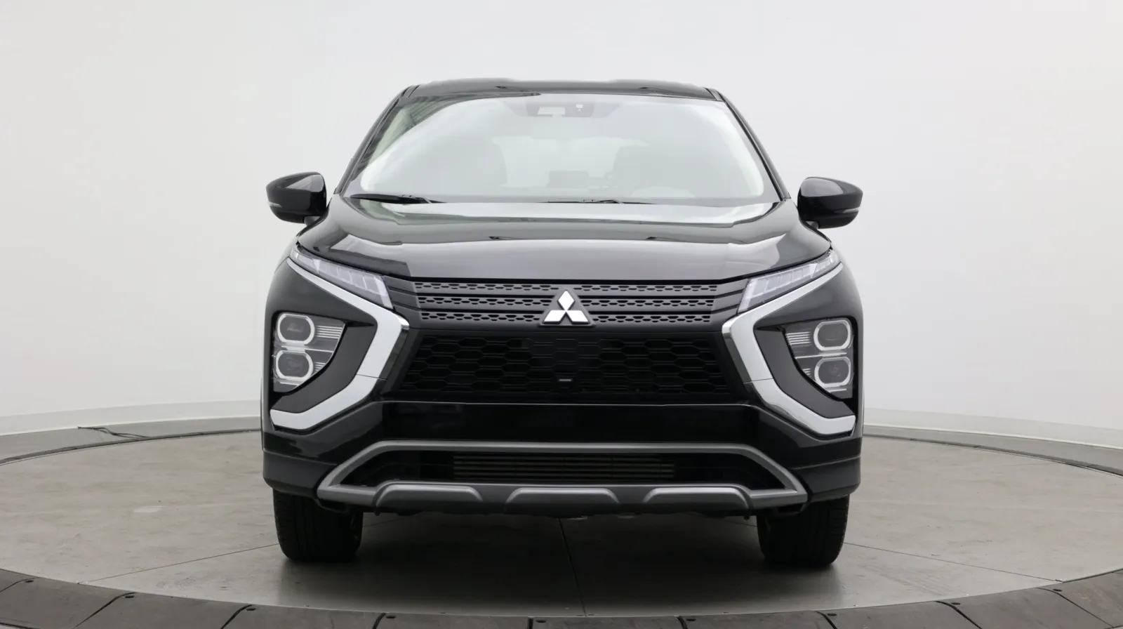 Mitsubishi Eclipse Cross photo 2