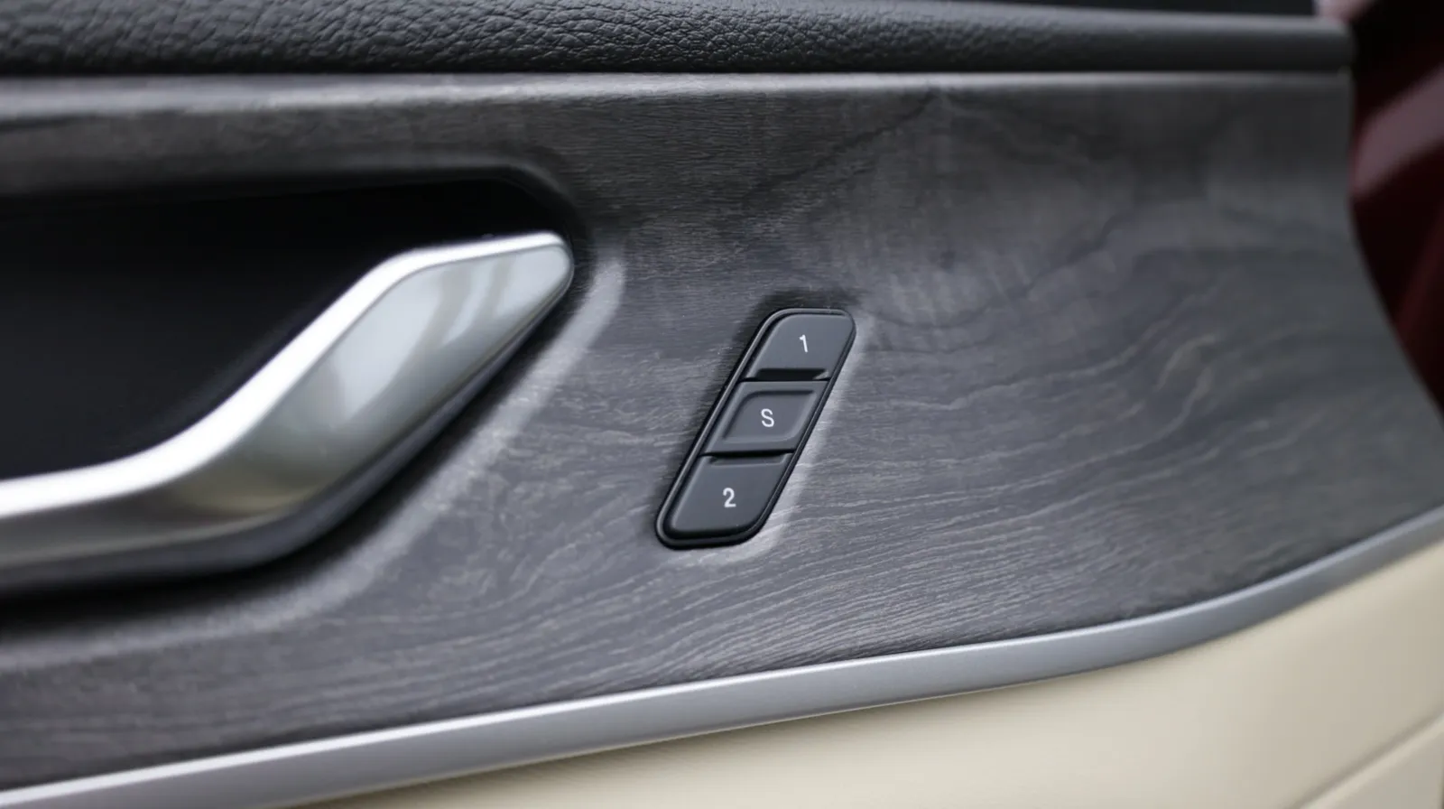Jeep Grand Cherokee photo 13