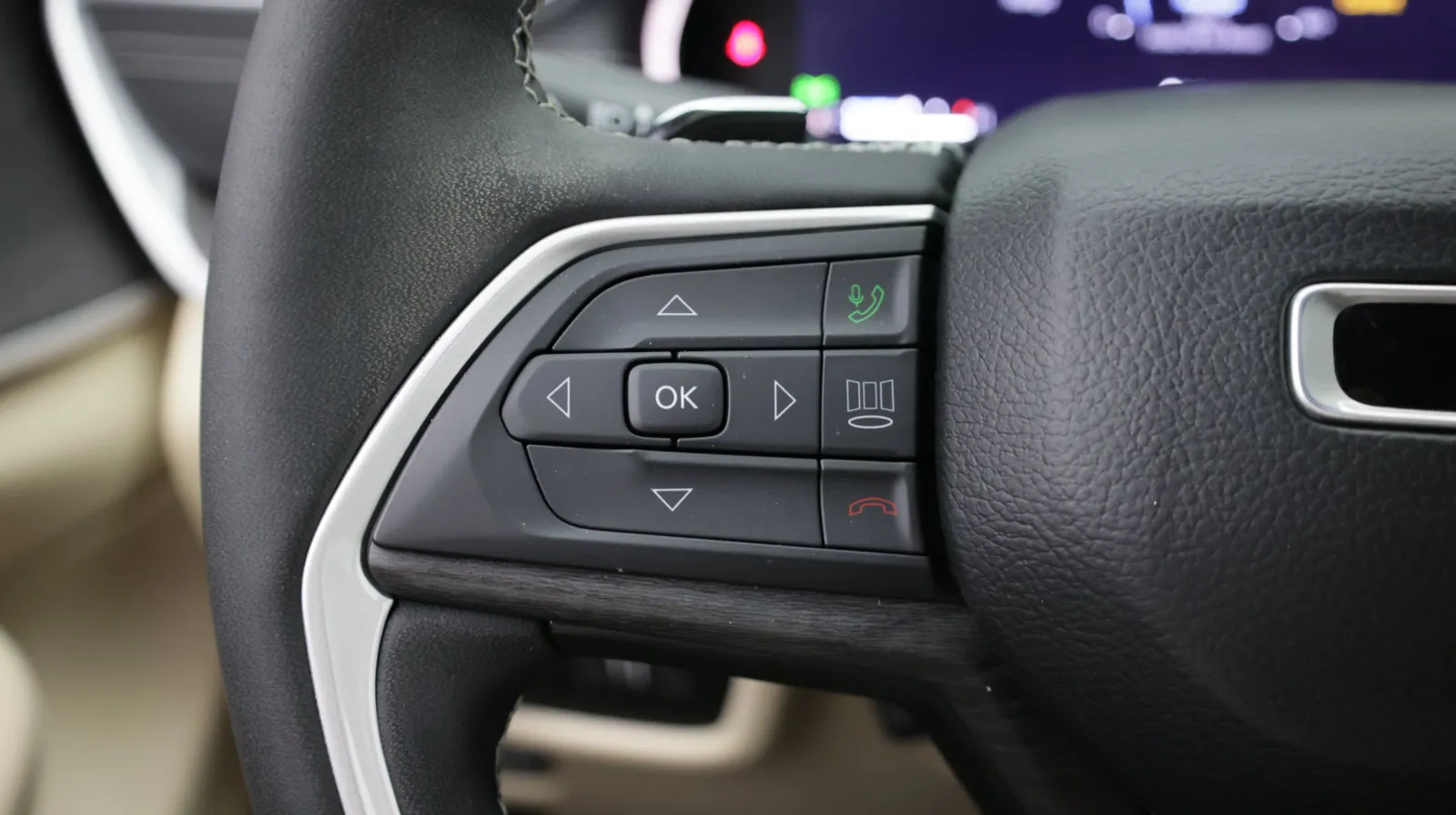 Jeep Grand Cherokee photo 23