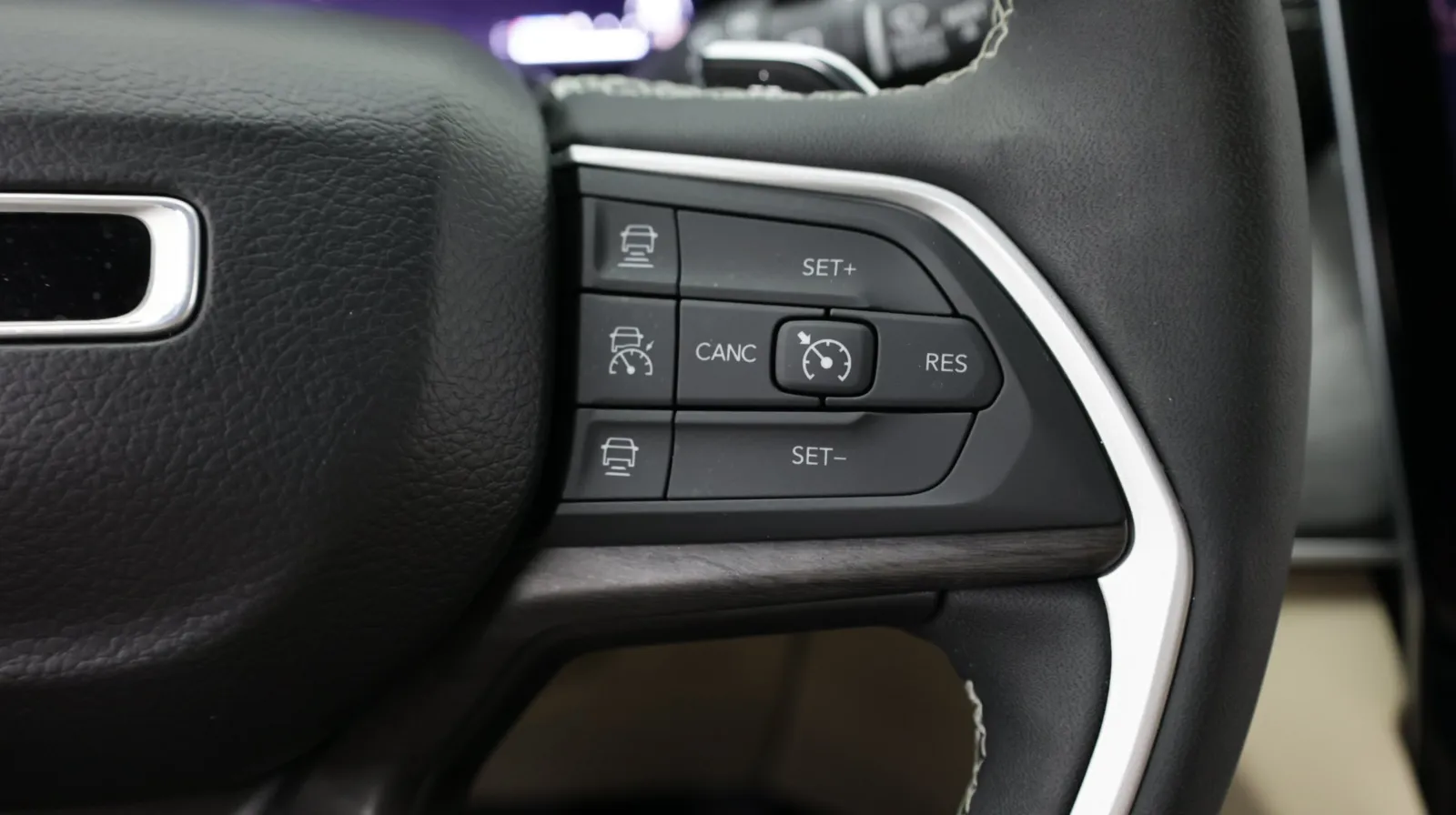Jeep Grand Cherokee photo 24