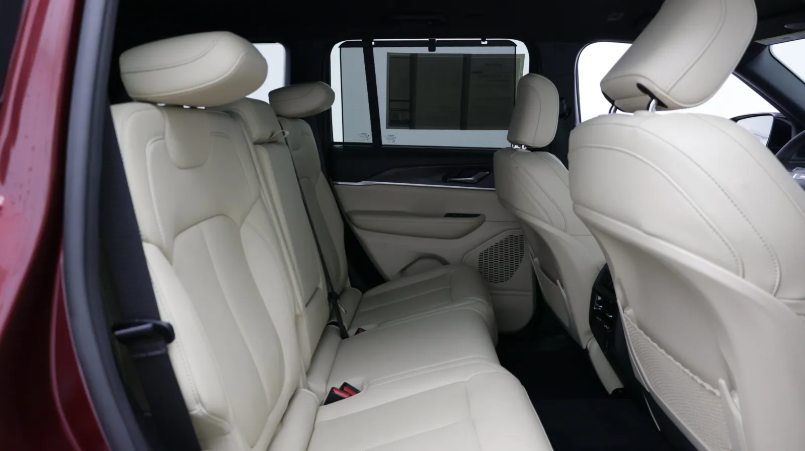 Jeep Grand Cherokee photo 35