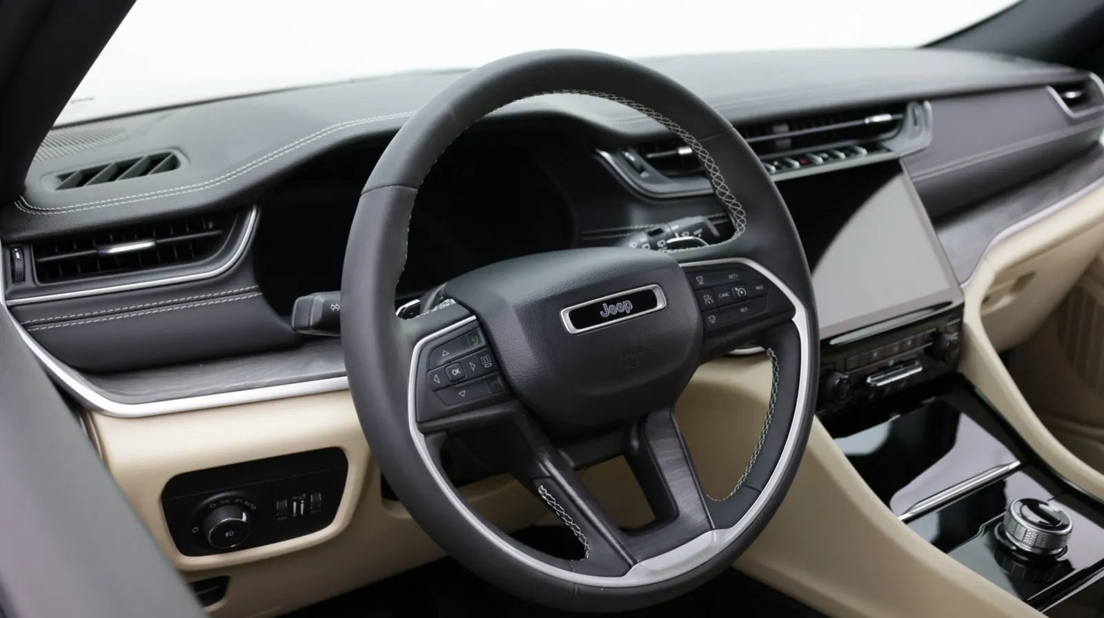 Jeep Grand Cherokee photo 9
