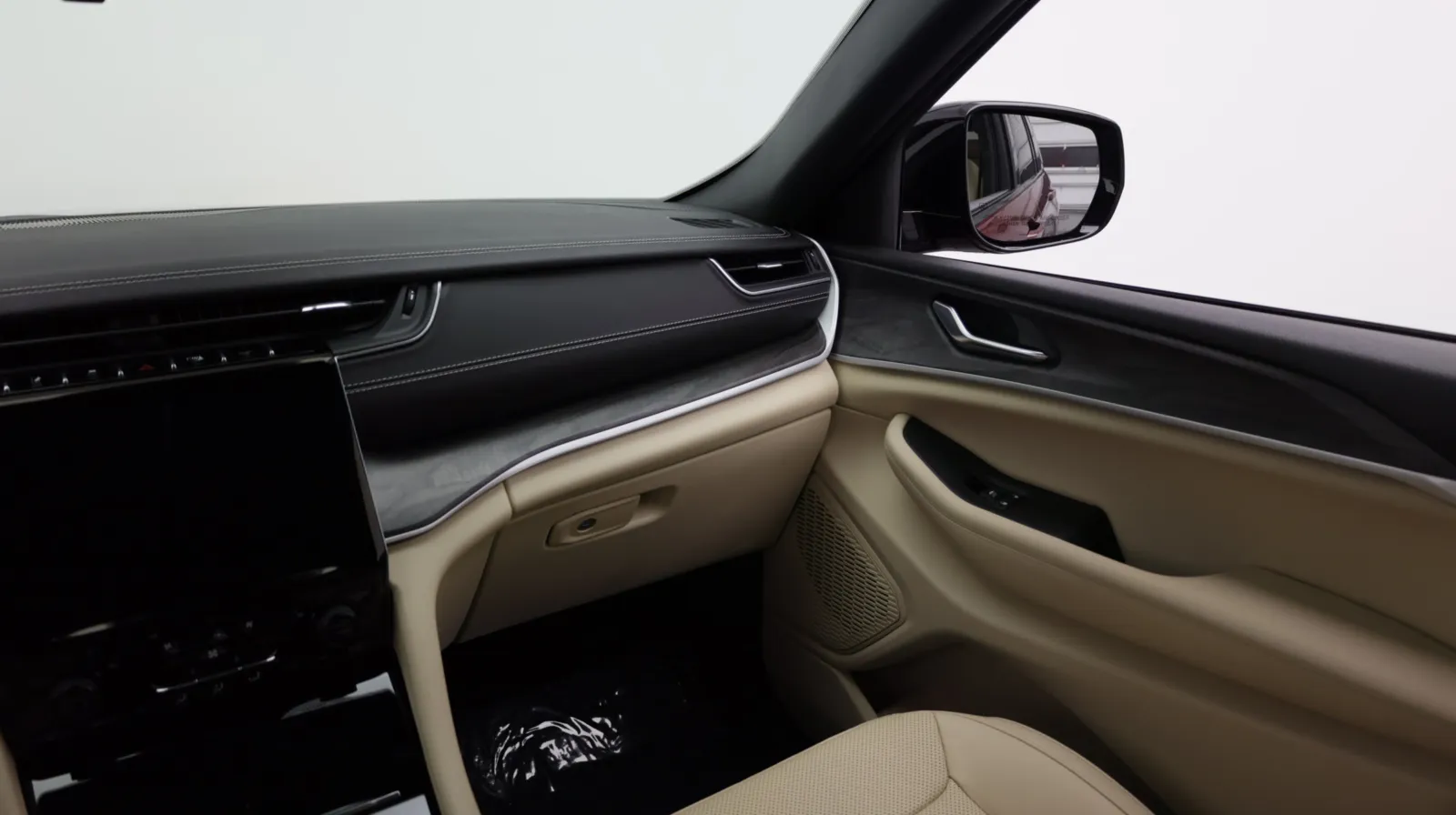 Jeep Grand Cherokee photo 31