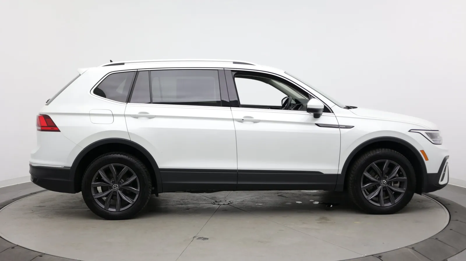 Volkswagen Tiguan photo 8
