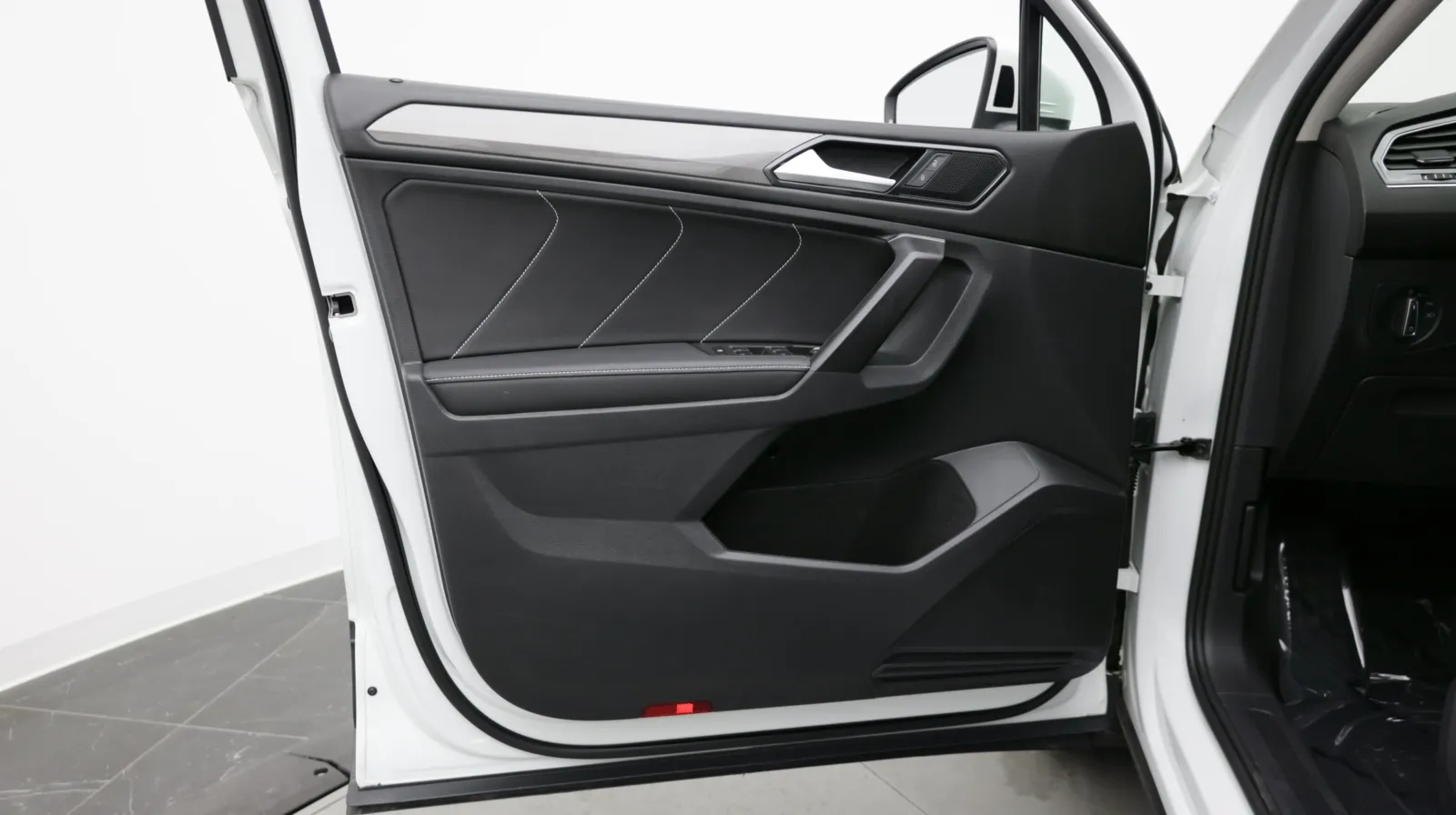 Volkswagen Tiguan photo 12