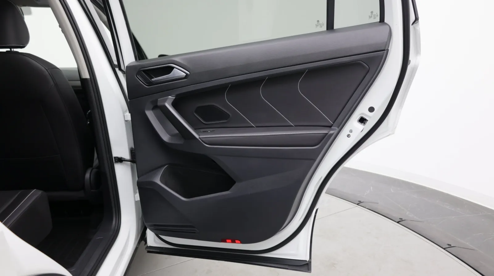 Volkswagen Tiguan photo 32
