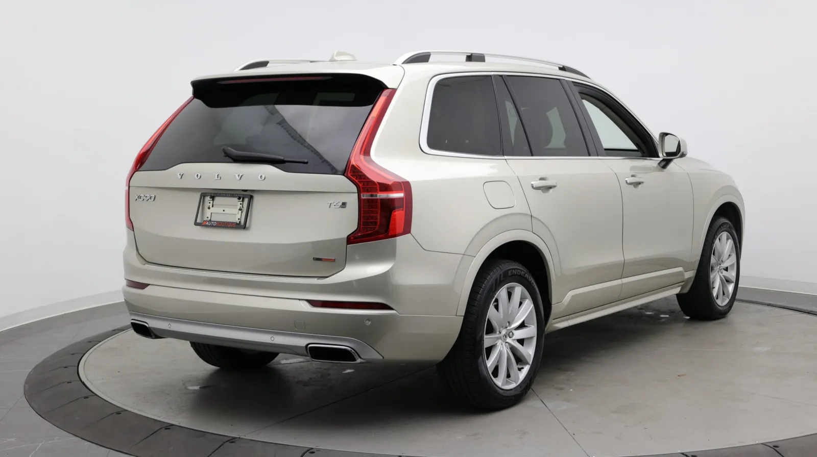 Volvo XC90 photo 7