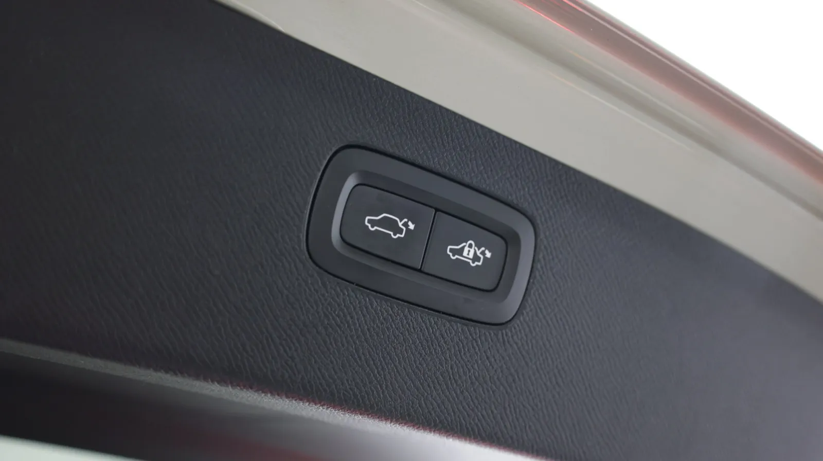 Volvo XC90 photo 32