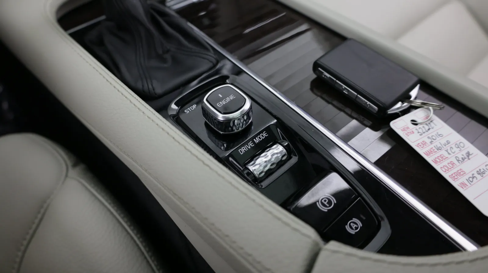 Volvo XC90 photo 21