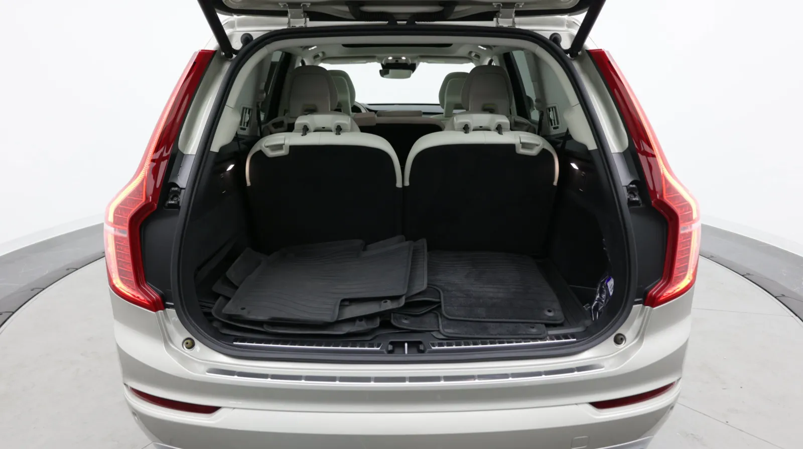 Volvo XC90 photo 31