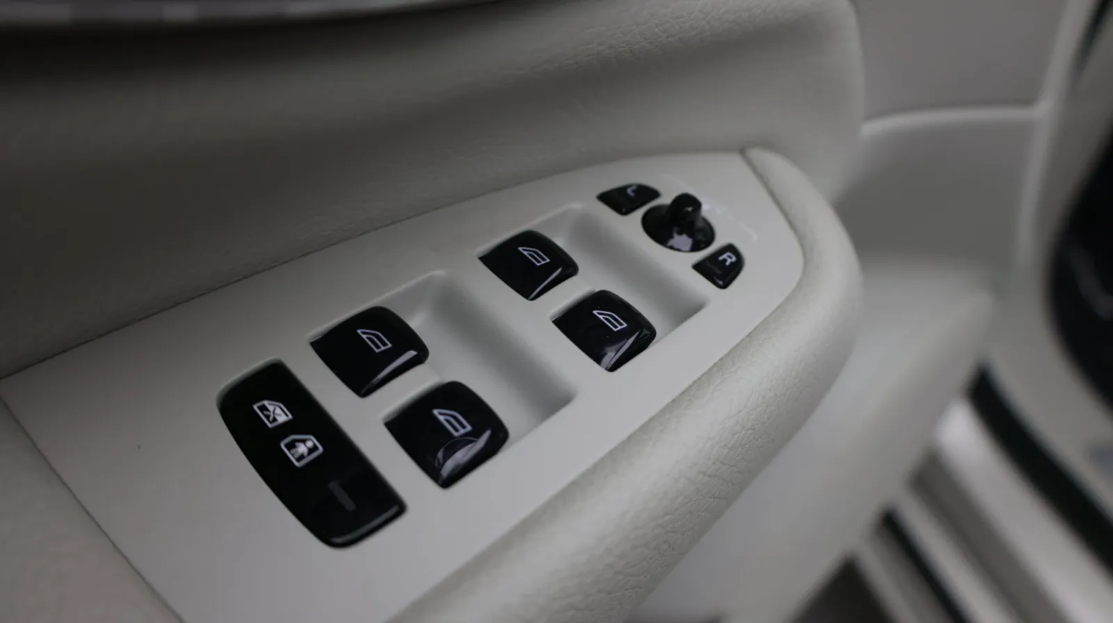 Volvo XC90 photo 11