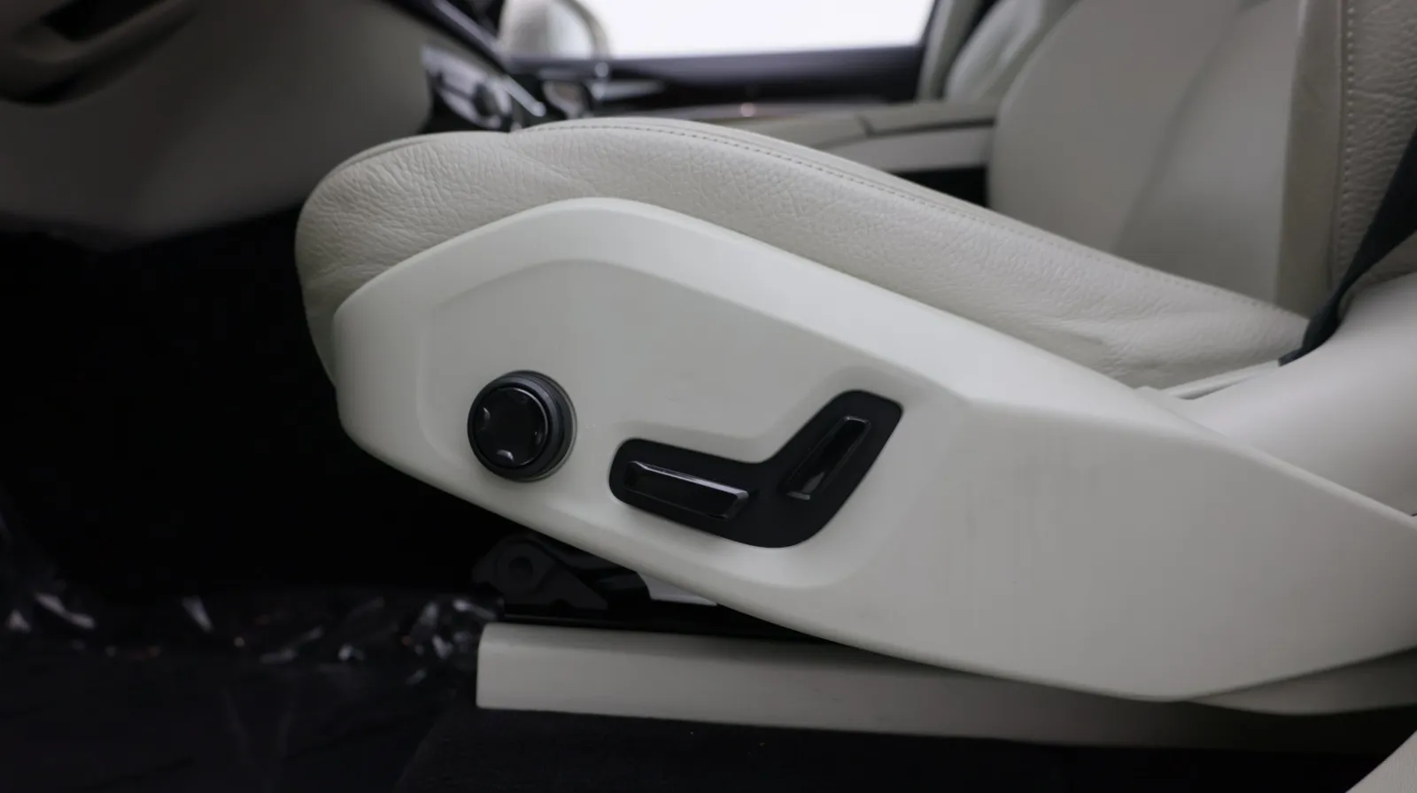 Volvo XC90 photo 13