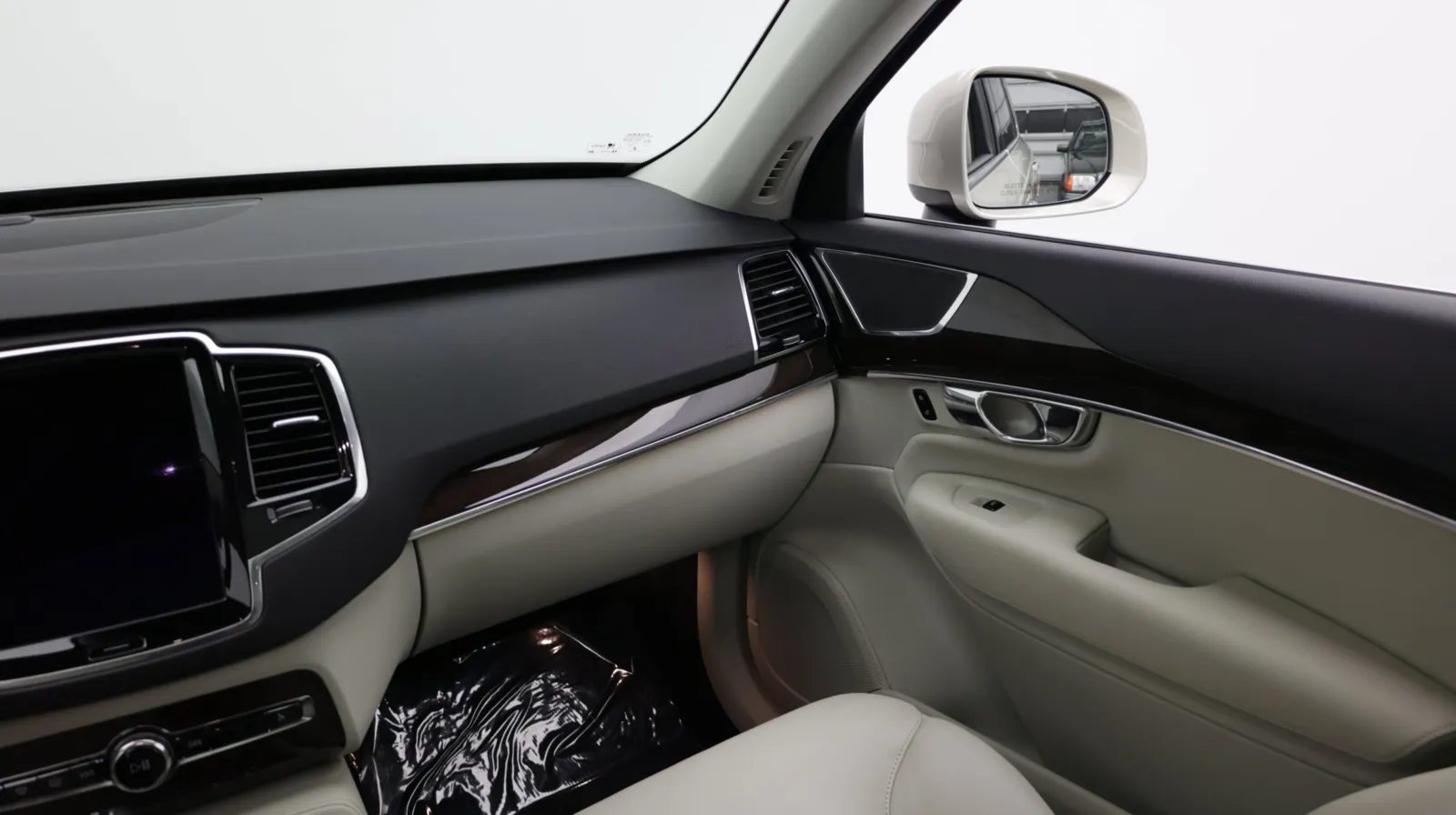 Volvo XC90 photo 29