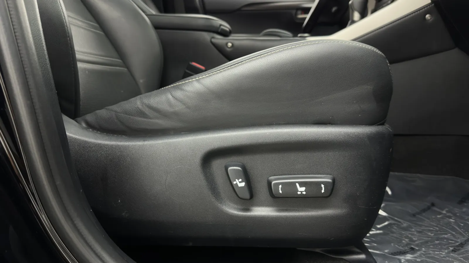 Lexus NX photo 38