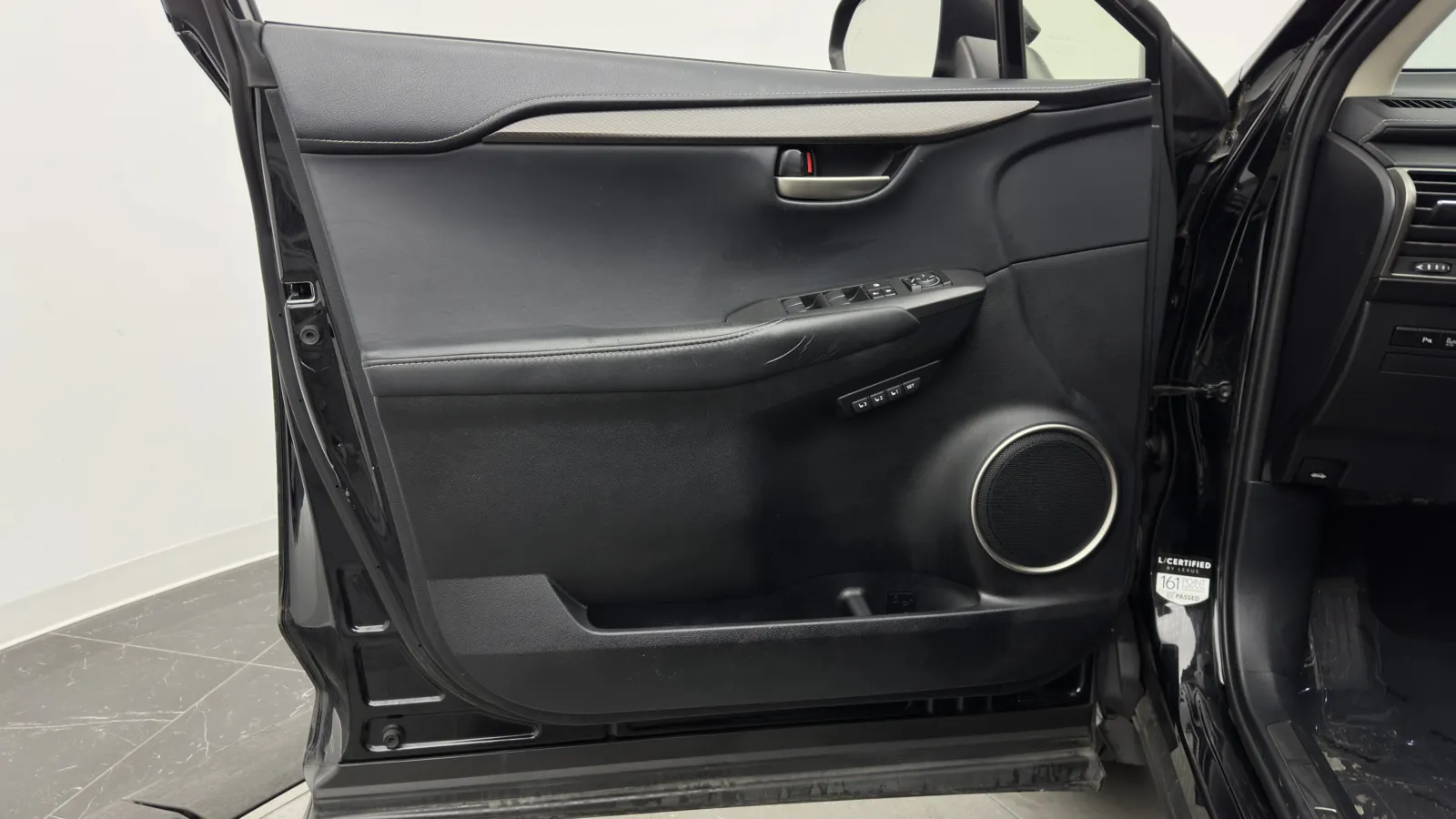 Lexus NX photo 10