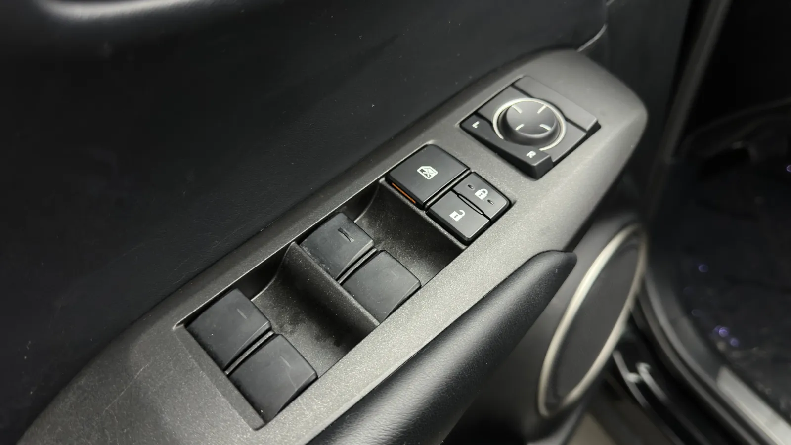 Lexus NX photo 12
