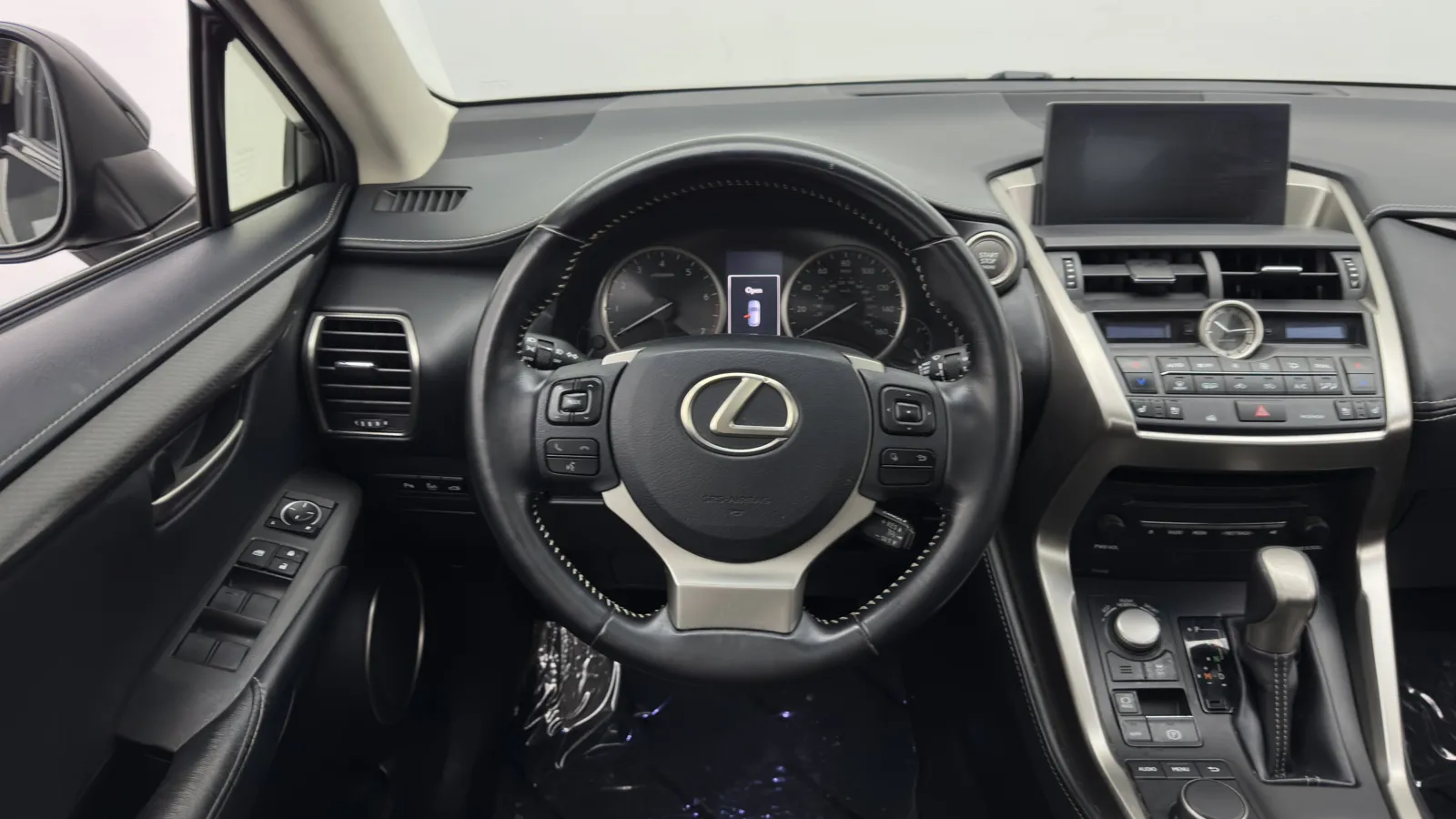 Lexus NX photo 28