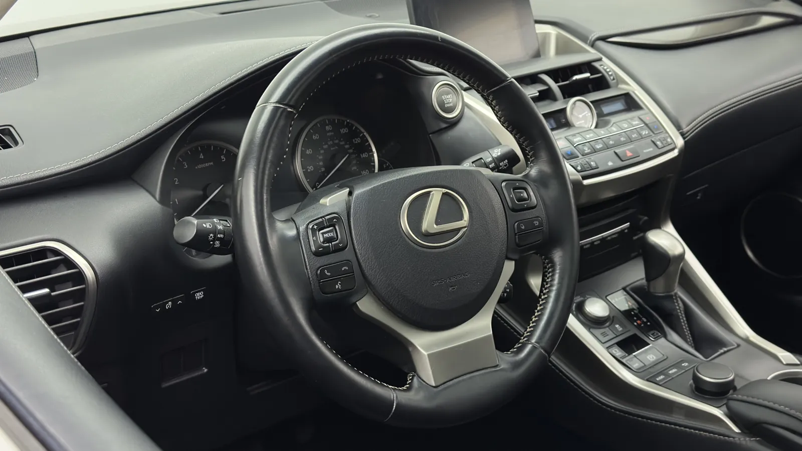 Lexus NX photo 9