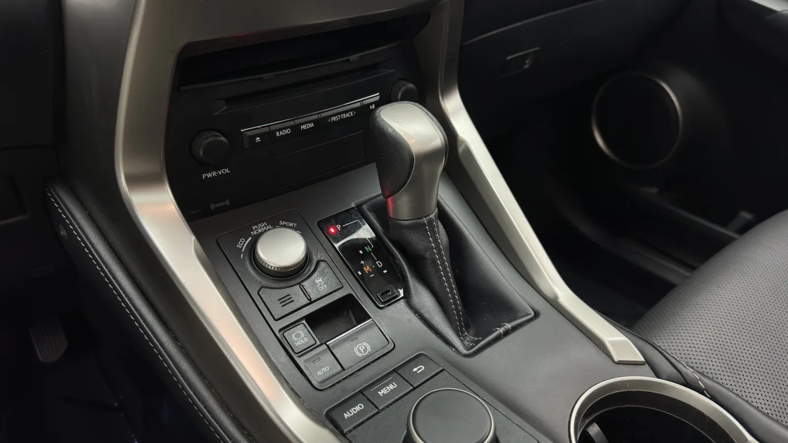 Lexus NX photo 19