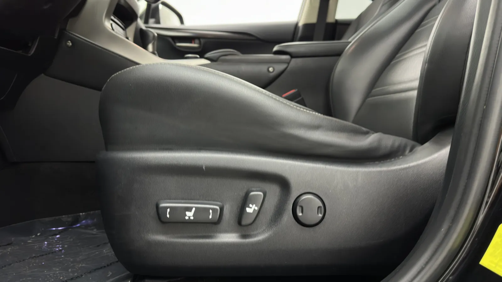 Lexus NX photo 15